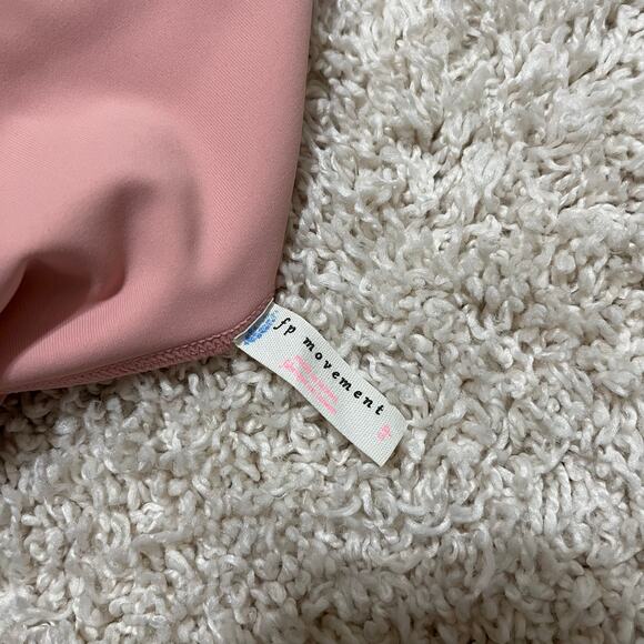 Free People Movement Small Pink Scallop Genesis 7/8 Length High Waisted Leggings - Picture 8 of 9